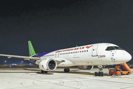 Самолет C919 ще направи дебют в Близкия изток на Dubai Airshow