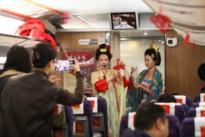 Мобилни музеи пренасят културното наследство на Гансу във влака